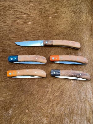 Lot de 5 couteaux de poche manche bois olivier Ref G008 avec gravure prénom