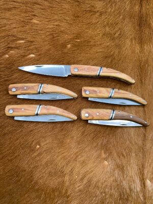 Lot de 5 couteaux de poche manche bois olivier Ref G015 avec gravure prénom