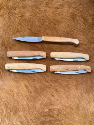 Lot de 5 couteaux de poche manche bois olivier Ref G027 avec gravure prénom