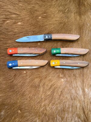 Lot de 5 couteaux de poche manche bois olivier Ref G007 avec gravure prénom