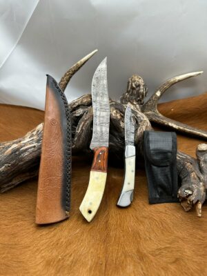 Magnifique Couteau de chasse lame en acier damas 256 couches avec Petit Couteau de poche Offert ref D301