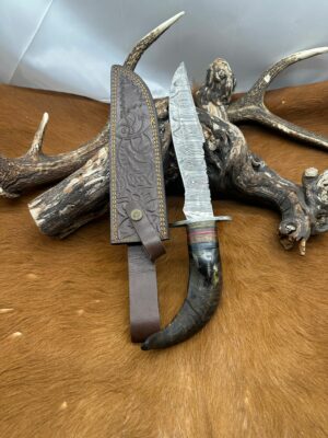Couteau Bowie lame en acier Damas 256couches manche en corne de buffle avec étui en cuir ref C18
