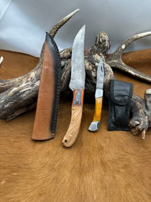 Magnifique Couteau de chasse lame en acier damas 256 couches avec Petit Couteau de poche Offert ref D333