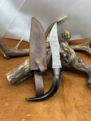 Magnifique Bowie de chasse lame acier damas manche en corne de buffle noire ref B600