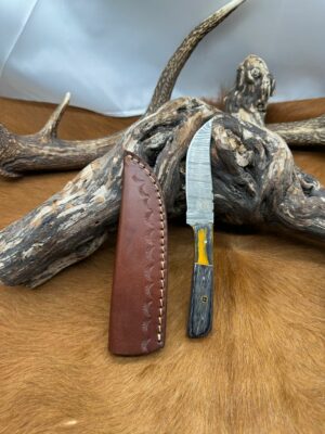 Magnifique Petit Couteau Smoky Mountain Blades lame en acier DAMAS, Manche et mitre en bois de rose MBU03