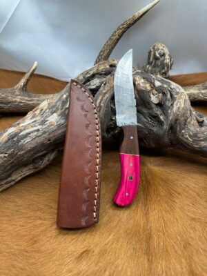 Magnifique Petit Couteau Smoky Mountain Blades lame en acier DAMAS, Manche en bois de rose et mitre en Noyer MBU04