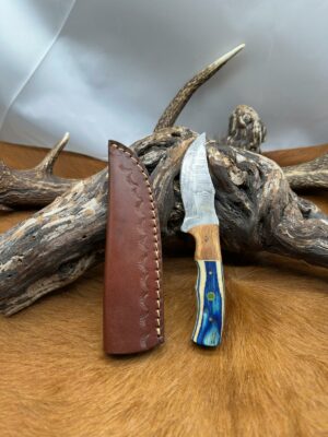 Magnifique Petit Couteau Smoky Mountain Blades lame en acier DAMAS, Manche en bois d'olivier et mitre en Bois de rose MBU08