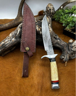 Couteau Bowie lame acier damas 256couches : pièce unique manche en os véritable artisanal ref O38