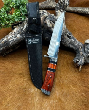 Couteau de chasse Columbia manche Bois ref CL105