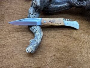 Couteau de Poche Pliant manche en Bois et Os Gravé "Carpe" (Gravure Prénom Offerte) ref COO20