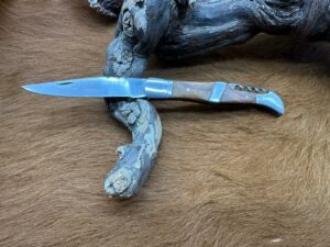 Couteau de Poche Pliant manche en Bois d’Olivier avec bande métallique (Gravure Prénom Offerte) ref CBM10