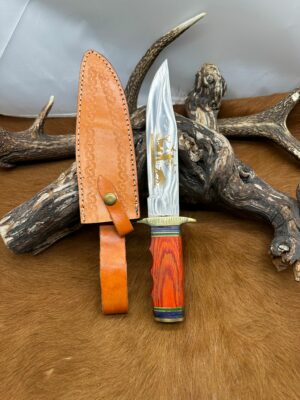 Couteau lame fixe avec un Chasseur gravé sur la Lame (Possibilité de gravé le prénom) ref P210