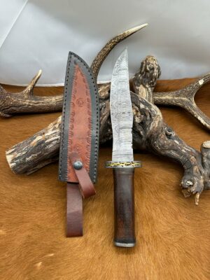 Couteau Bowie lame acier damas 256 couches manche en Noyer ref BC26