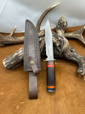 Couteau Bowie lame acier damas 256 couches manche en Noyer ref BC29