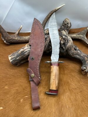 Couteau Bowie lame acier damas 256 couches manche en Bois ref BC31