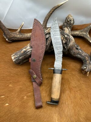 Couteau Bowie lame acier damas 256 couches manche en Bois ref BC32