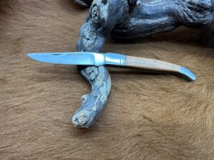 Couteau de Poche Pliant manche en Bois d’Olivier (Gravure Prénom Offerte) ref CBO32