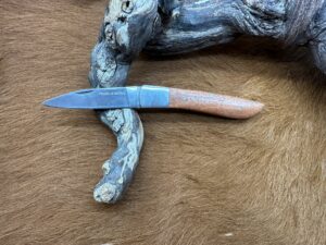 Couteau de Poche Pliant manche en Bois d’Olivier (Gravure Prénom Offerte) ref CBO34