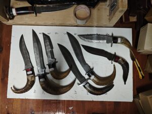 Lot de 6 couteaux manche corne de bélier pour Patrick