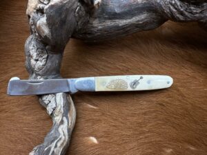 Couteau type : Greffoir manche en Os gravé