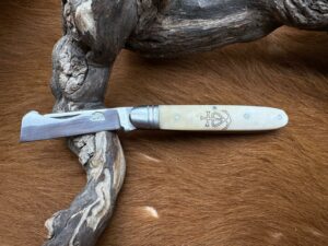 Couteau type : Greffoir manche en Os gravé