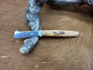 Couteau type : Greffoir manche en Bois gravé