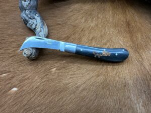 Couteau type : Couteau type : Serpette manche en Corne Gravé (Gravure Prénom Offerte) ref SP2500