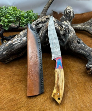 Couteau Damas 256 couches de chez RITE EDGE manche en bois d'olivier ref D08