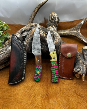 Pour collectionneur Magnifique Lot de deux couteaux damas L101