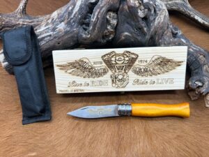 IDKDO : Coffret Thème "Biker Ailes"" de poche en bois avec gravure et possibilité de rajouté un prénom ref TR16