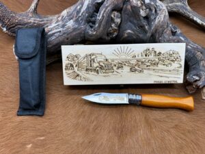 IDKDO : Coffret Thème “Camion” de poche en bois avec gravure et possibilité de rajouté un prénom ref TR19