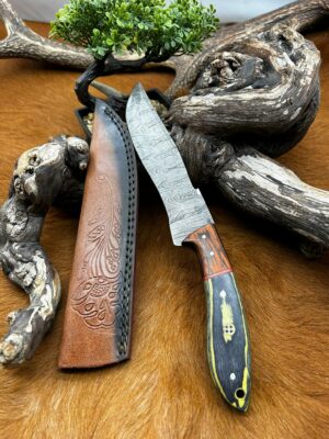 Couteau Damas 256 couches manche en bois coloré ref D35