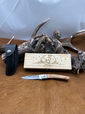 IDKDO Anniversaire: Coffret Bélier Couteau de poche en bois avec gravure et possibilité de rajouté un prénom ref COF10