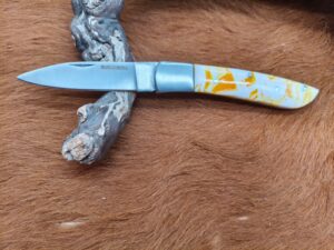 Couteau de poche manche en Micarta "Jaune" ref MCT13