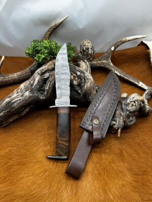Magnifique couteau lame acier damas ref B179