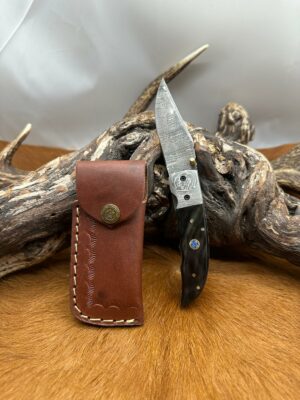 Couteau pliant lame damas 256 couches avec un manche en Corne de Buffle ref V41