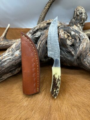 Couteau Lame en acier 256 couches manche en bois de cerf ,avec étui en cuir ref PDC50