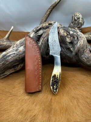 Couteau Lame en acier 256 couches manche en bois de cerf ,avec étui en cuir ref PDC52