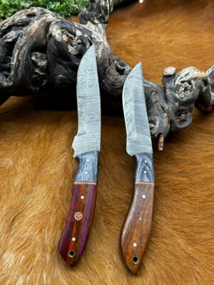 Lot de 2 couteaux lame fixe Damas 256 couches manche en bois ref D32