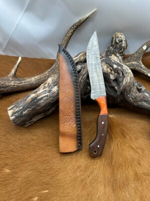 Couteau de chasse lame en acier Damas 256couches, manche en Bois avec étui en cuir ref D351