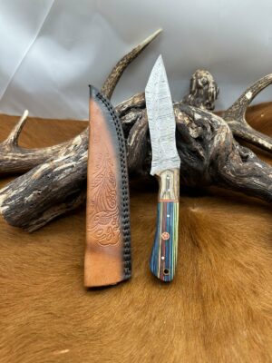 Couteau de chasse lame en acier Damas 256couches, manche en Bois avec étui en cuir ref D352