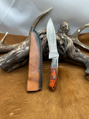 Couteau de chasse lame en acier Damas 256couches, manche en Bois avec étui en cuir ref D359