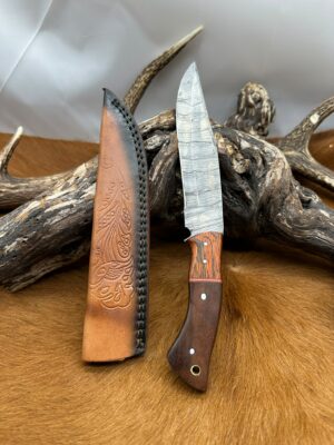 Couteau de chasse lame en acier Damas 256couches, manche en Bois avec étui en cuir ref D361