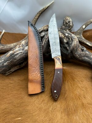 Couteau de chasse lame en acier Damas 256couches, manche en Bois avec étui en cuir ref D362