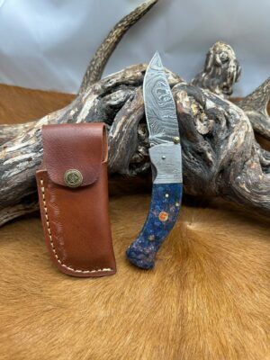 Couteau pliant lame damas 256 couches, manche en Micarta avec étui en cuir ref DP308