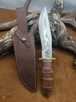 Magnifique couteau Gardian manche en cuir avec étui en cuir ref GRA16